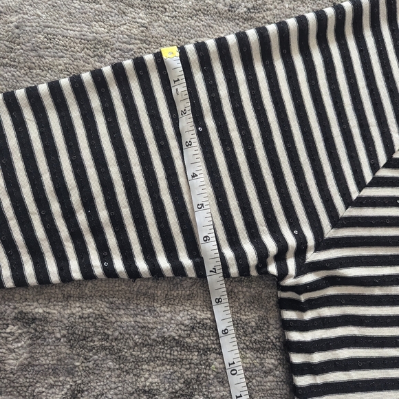 Two By Vince Camuto Sequined Top Black Combo Top - Picture 8 of 9